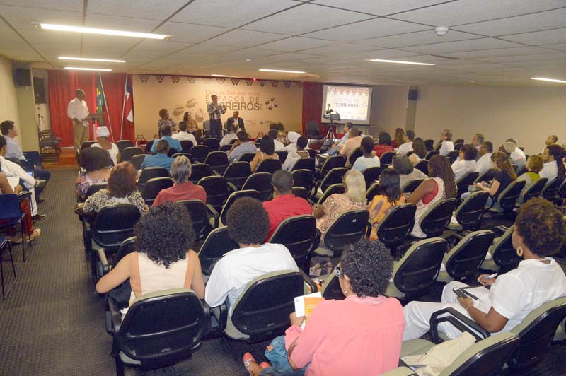Ciclo de Debates Sobre Espaços de Terreiros 2014 - ft. Lazaro Menezes (17)