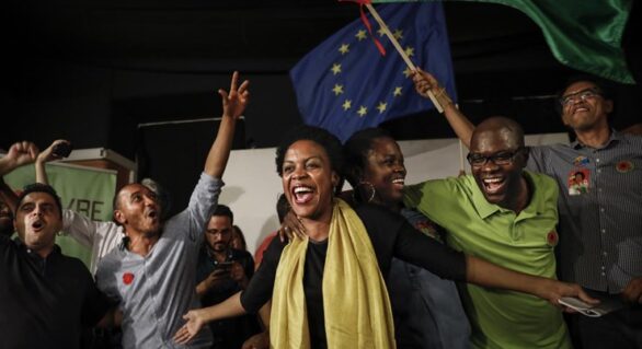 Taáta Katuvanjesi saúda africana da Guiné-Bissau eleita deputada de esquerda para Parlamento Português