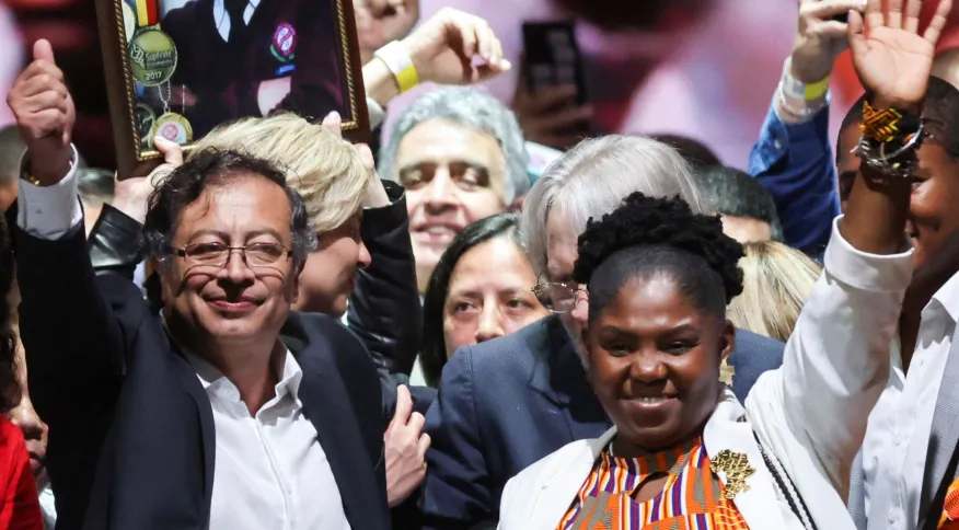 Tata Katuvanjesi é convidado por Francia Márquez para posse do novo governo da Colômbia